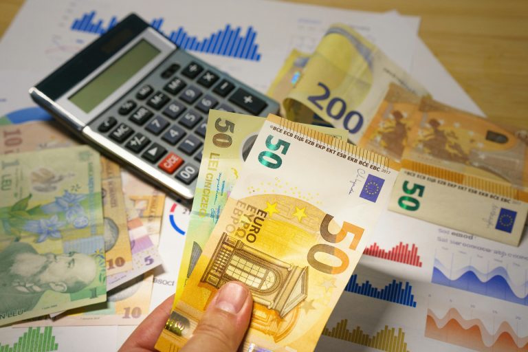 Geldzorgen bij een onderneming die achterstallige pensioenpremies heeft wegens onbehoorlijk bestuur.
